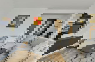Foto 1 - Stunning Modern Apartment With Large Terrace