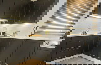 Foto 3 - Stunning Modern Apartment With Large Terrace