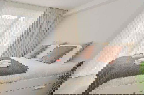 Foto 4 - Stunning Modern Apartment With Large Terrace