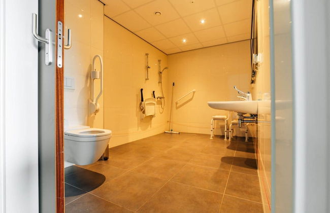 Holiday Home for Group With Sauna and Pool - Foto 17