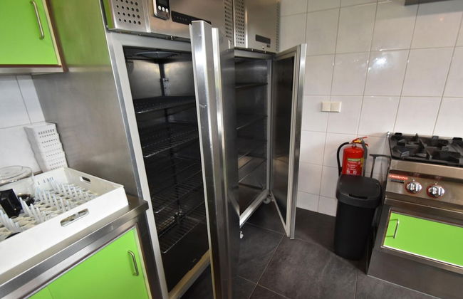 Holiday Home for Group With Sauna and Pool - Foto 9