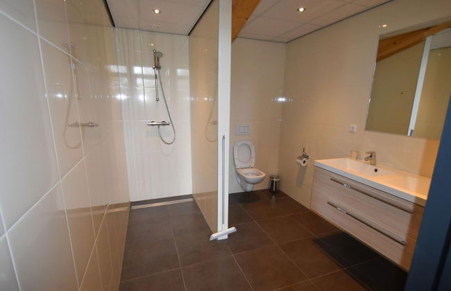 Holiday Home for Group With Sauna and Pool - Foto 13