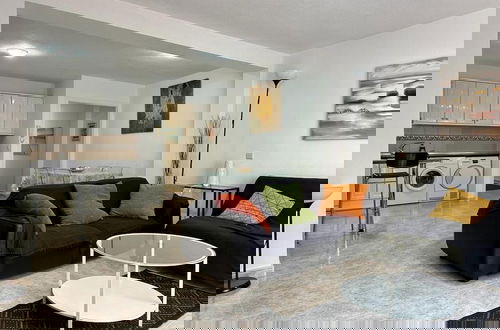 Photo 20 - Charming 3-bed Apartment in Fuengirola