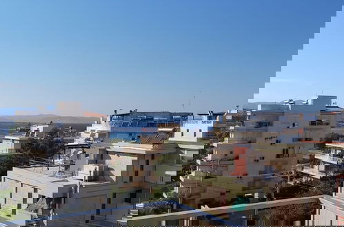 Foto 21 - Vibrant Apartment in Rafina With Garden