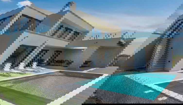 Foto 1 - Wonderful Villa With Swimming Pool and Wellness