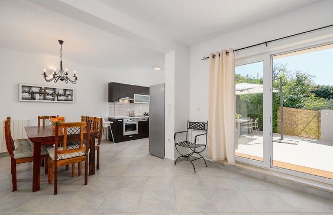 Charming Holiday Home With Pool and sea View - Foto 18