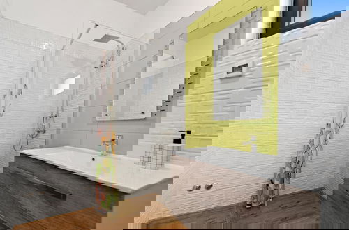 Foto 11 - Modern Villa With Pool, Covered Terrace and sea View