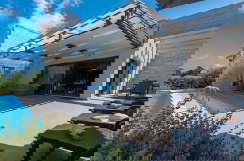 Foto 9 - Modern Villa With Pool, Covered Terrace and sea View