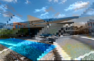 Foto 1 - Modern Villa With Pool, Covered Terrace and sea View