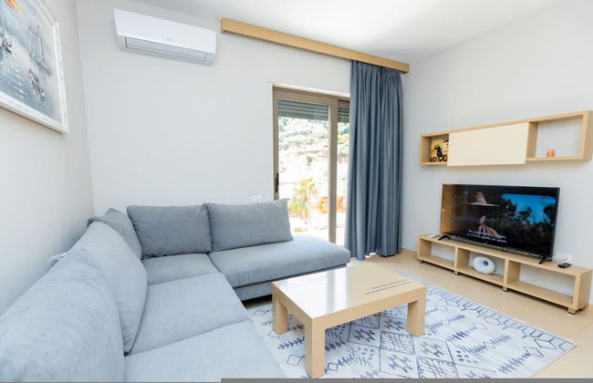 The Coastal Apartment - Photo 2