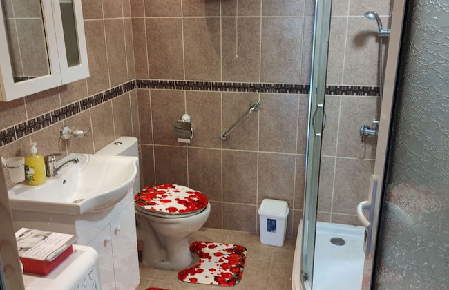 Newly Renovated 2 Bed Ground Floor Flat in Haskovo - Foto 6