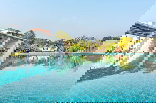 Foto 18 - El Arbol by Hireavilla-2br w Rooftop Pool in Nerul