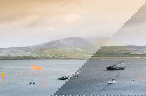 Foto 13 - Luxury 4 Bedroom Holiday Home Overlooking the sea on Valentia Island