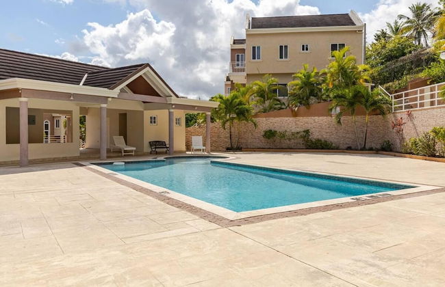 Luxury 2 Bedroom Jamaican Townhouse Ocho Rios - Photo 1