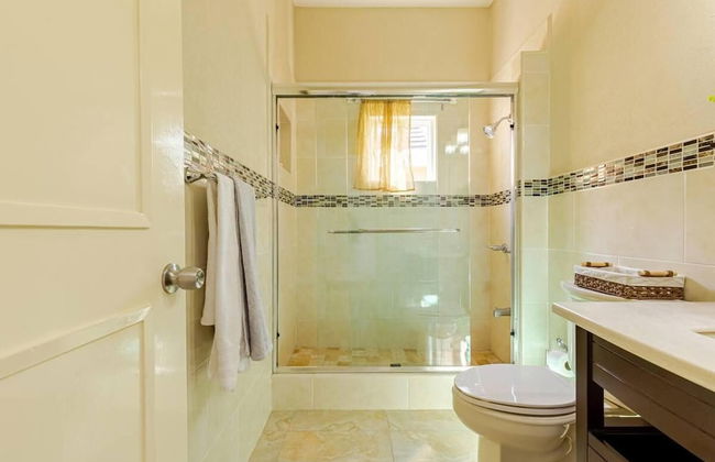 Luxury 2 Bedroom Jamaican Townhouse Ocho Rios - Photo 16