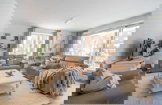 Foto 1 - A Luminous Apartment Near the Marina