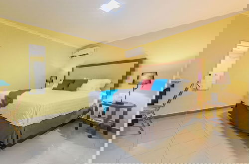 Foto 6 - King Size Bed Studio w Pool Close to Beaches