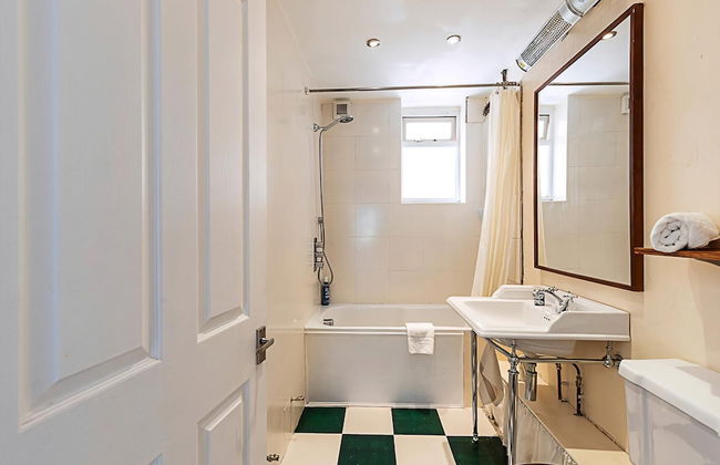 Retro Charm and Modern Comforts - Foto 18