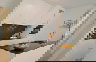 Foto 3 - Cosy Family Apartment With Parking Near the Beach