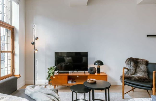 Stunning Apartment at the Grand Market of Antwerp - Photo 9
