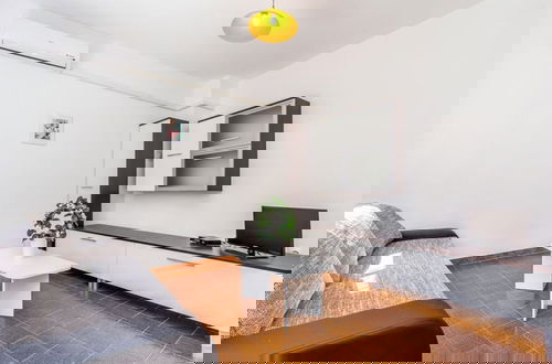 Foto 6 - Apartment With Terrace and Pet-friendly