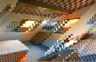 Foto 3 - Nice Apartment in Montaione With Pool