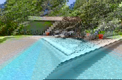 Foto 10 - Typica Holiday Home With Private Pool