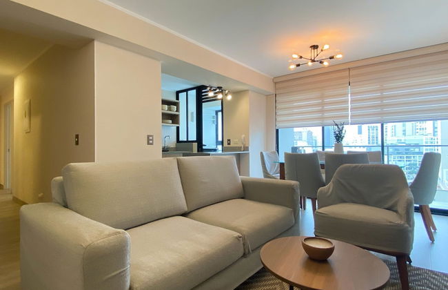 w Magnificent 3BR w Balcony in San Isidro - Photo 4