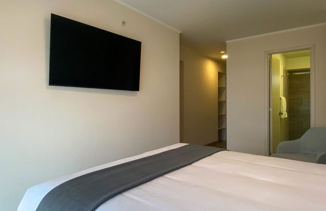 w Magnificent 3BR w Balcony in San Isidro - Photo 25