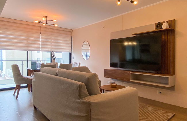w Magnificent 3BR w Balcony in San Isidro - Photo 1