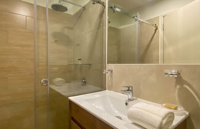 w Magnificent 3BR w Balcony in San Isidro - Photo 16