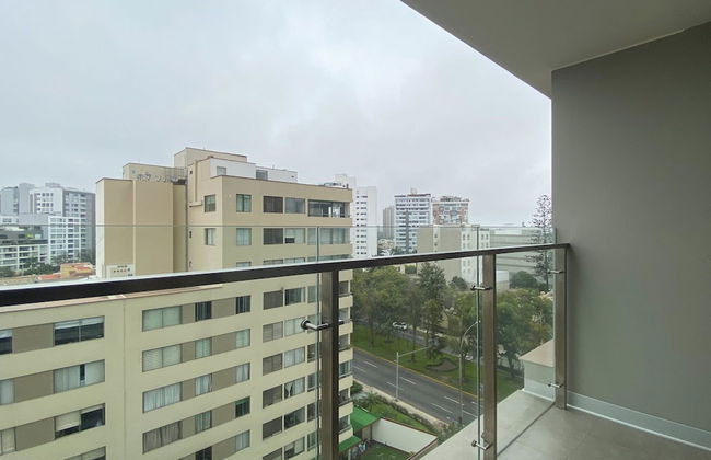w Magnificent 3BR w Balcony in San Isidro - Photo 8