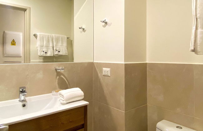 w Magnificent 3BR w Balcony in San Isidro - Photo 15