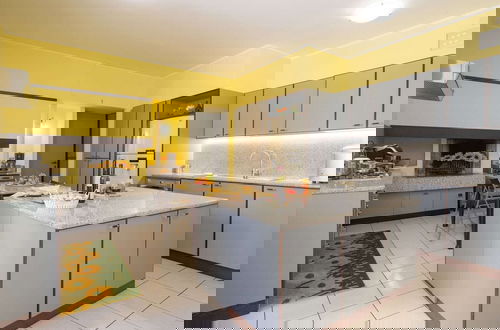 Foto 3 - Splendid Villa in Macerata With Pool & Views