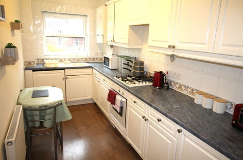 Photo 8 - Doncaster Central Apartment Sleeps 5 Very Quiet