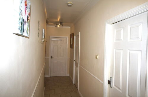 Photo 14 - Doncaster Central Apartment Sleeps 5 Very Quiet