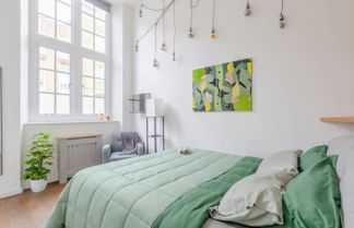 Photo 3 - Luxurious & Chic 2BD Warehouse Flat - Old Street