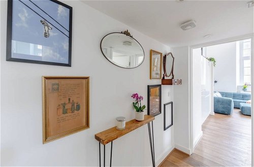 Photo 30 - Luxurious & Chic 2BD Warehouse Flat - Old Street