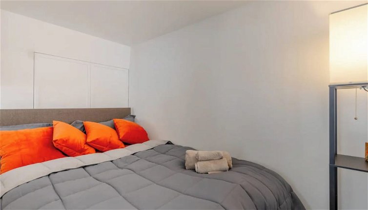 Photo 1 - Luxurious & Chic 2BD Warehouse Flat - Old Street