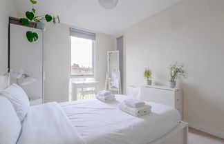 Photo 2 - Modern 2 Bedroom Flat in Elephant and Castle