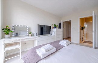 Photo 1 - Modern 2 Bedroom Flat in Elephant and Castle
