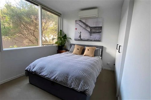 Foto 1 - Homely 1-bedroom Unit in Hawthorn With Parking