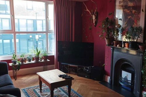 Photo 13 - Colourful & Modern 3BD House - Shoreditch