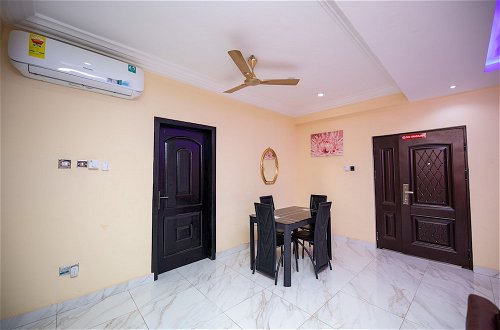 Foto 9 - Executive One Bedroom Furnished Apartment in Accra