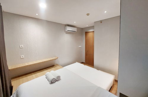 Foto 8 - Brand New and Nice 2BR Apartment at The Reiz Condominium Medan By Travelio.