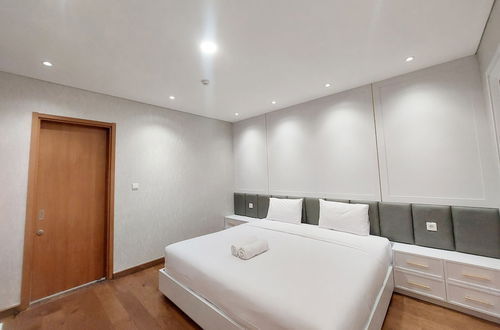 Photo 2 - Brand New And Nice 2Br At The Reiz Suites Medan Apartment