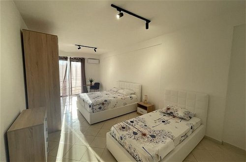 Photo 3 - Sunny Apartment