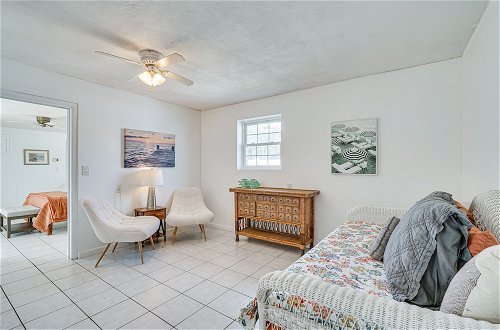 Foto 10 - Cozy Cape Coral Home w/ Pool: 1 Block to Canal