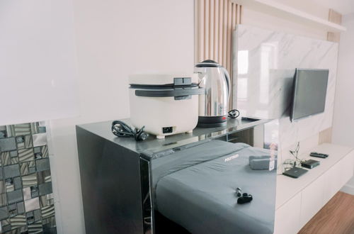 Foto 6 - Simply Look Studio At Amazana Serpong Apartment