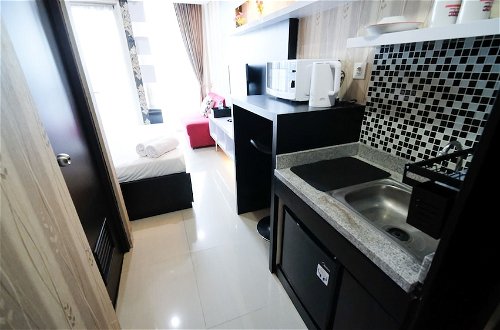 Photo 4 - Nice And Clean Studio No Kitchen At Tamansari Papilio Apartment